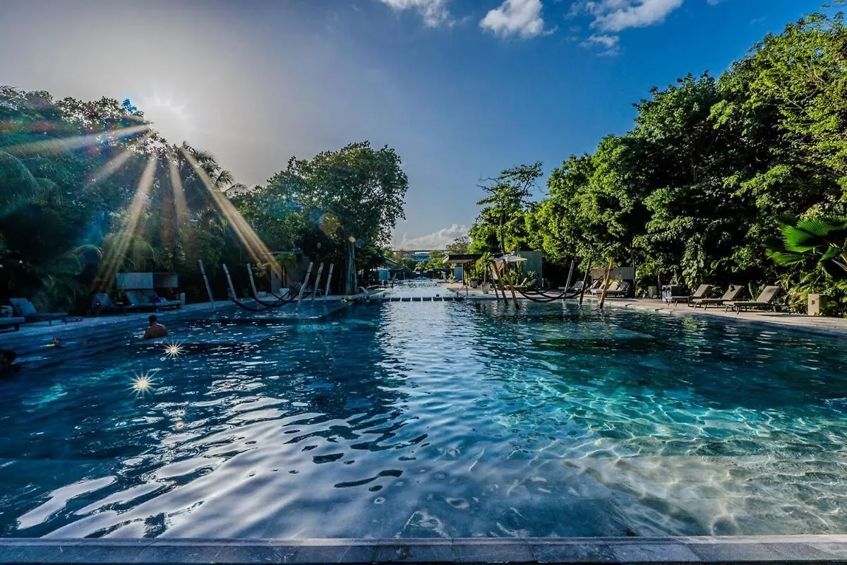 Lux Apt Awa Golf, Pool, Gym, Walkable ! بلايا ديل كارمن